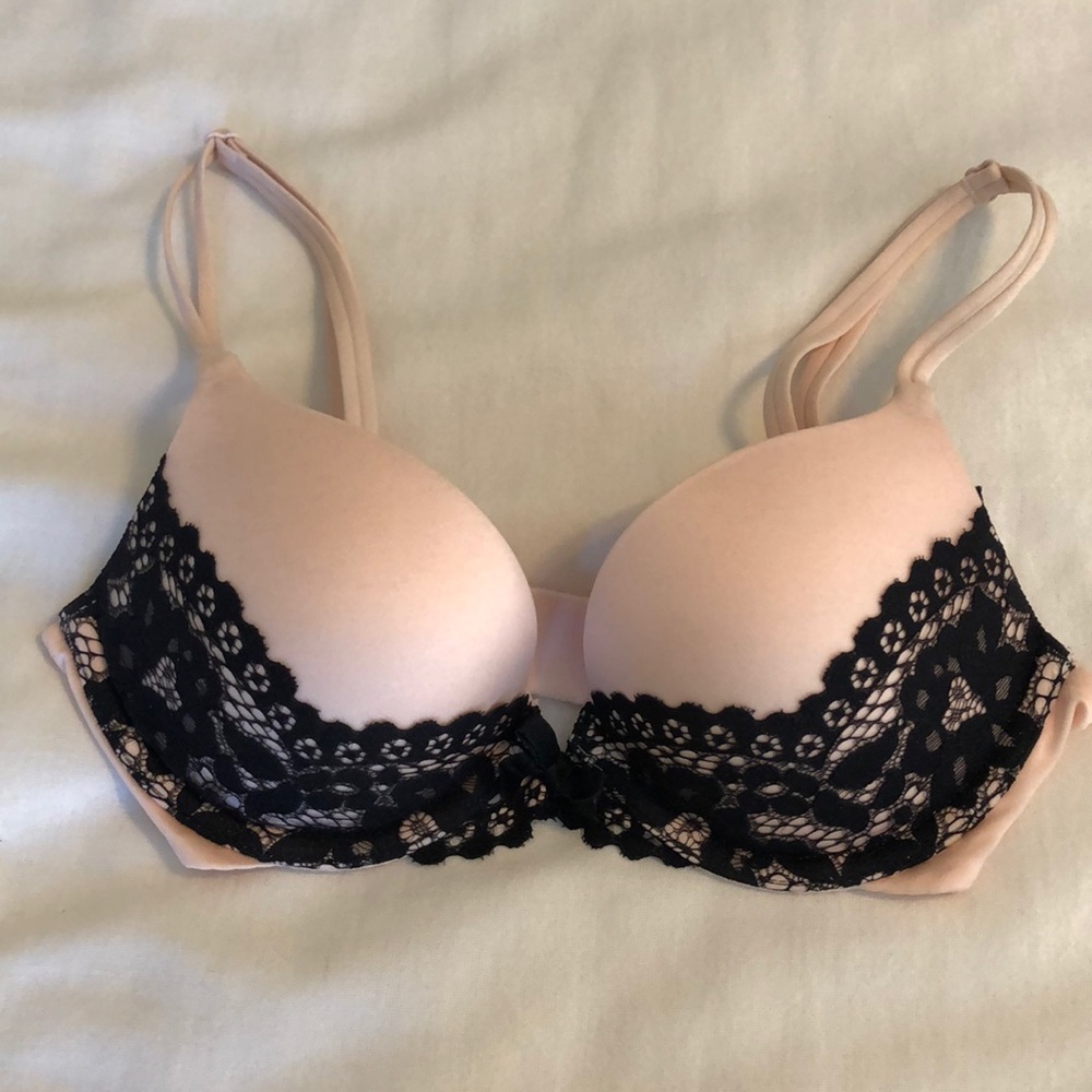 🔥Victoria’s Secret Very Sexy Push-up Bra 32b